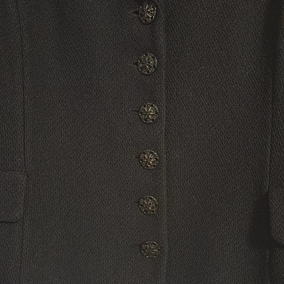 St. John Collection Black Blazer with Notched Lapel & Ornate Embroidery. Size 14 - Picture 9 of 9